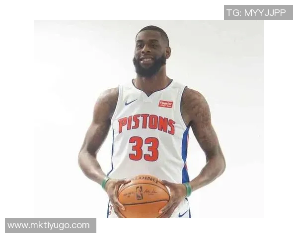 摄影师遭遇困境新赛季定妆照球员身高缩水引发热议 摄影师遭遇困境新赛季定妆照球员身高缩水引发热议