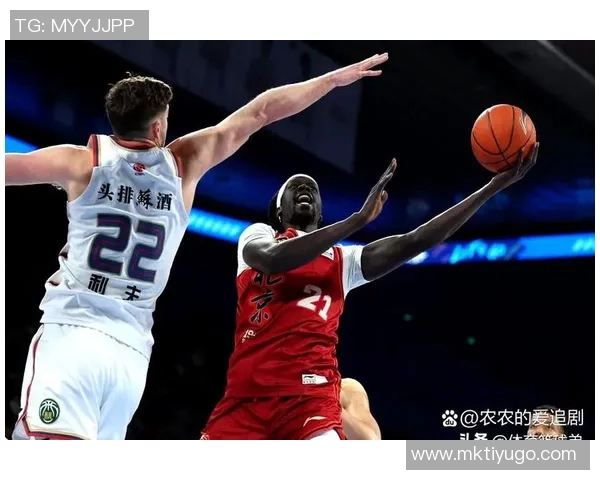 布朗坚守赛场信念：为胜利而战即使带伤也不退缩